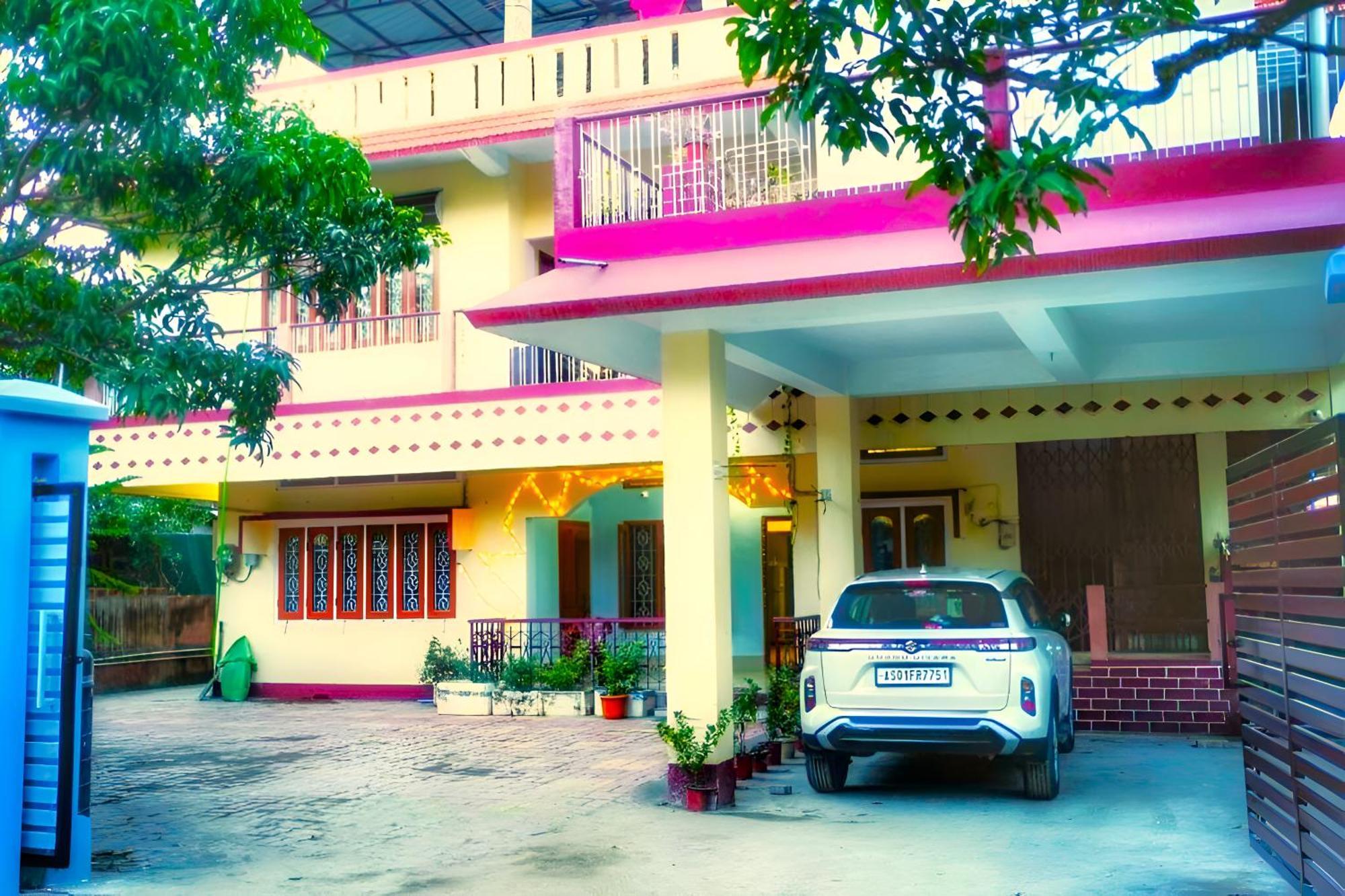 Capital Heritage Homestay Гувахати Экстерьер фото